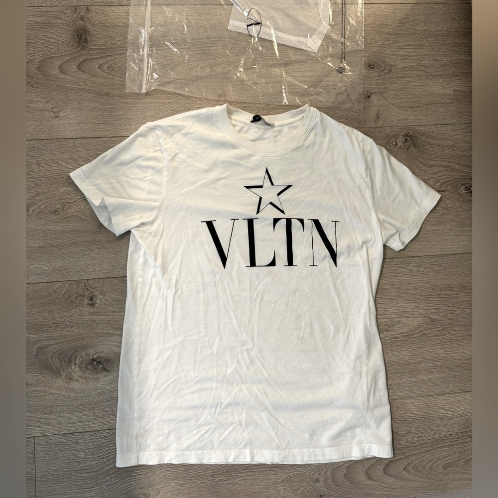 Valentino logo tshirt XS with original bag